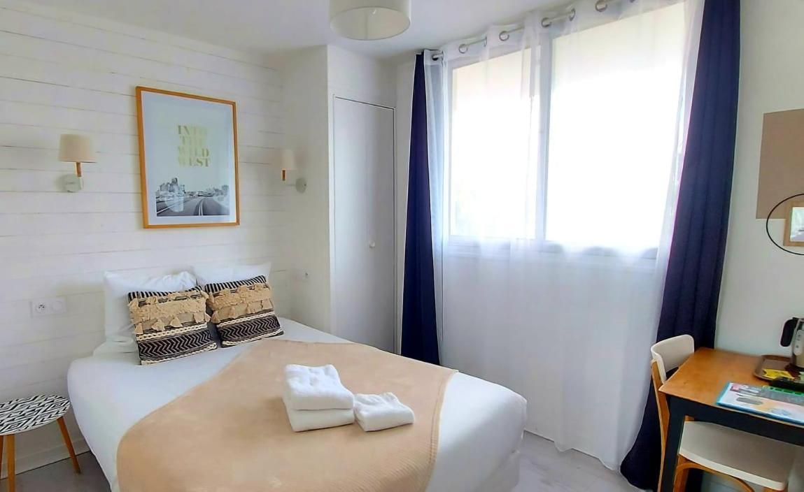 Hotel La Croisette & Restaurant Bistrot Gantier En Centre Ville Royan Ngoại thất bức ảnh