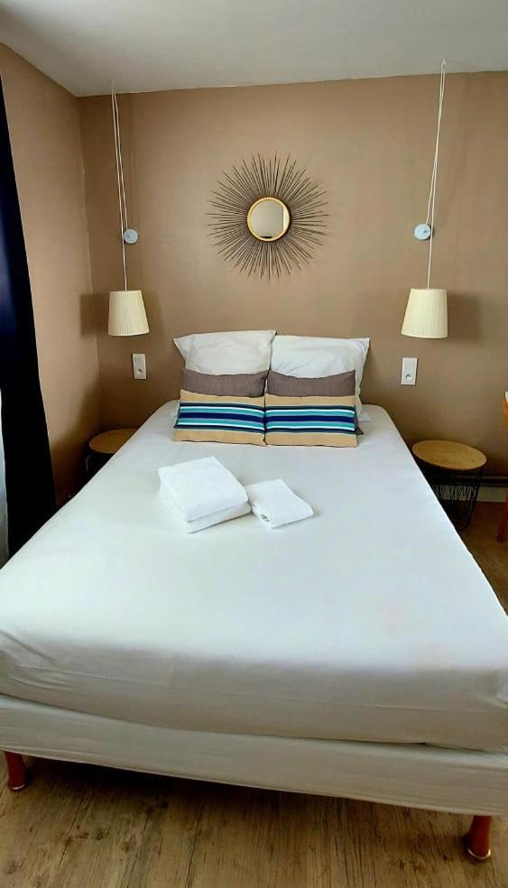 Hotel La Croisette & Restaurant Bistrot Gantier En Centre Ville Royan Ngoại thất bức ảnh